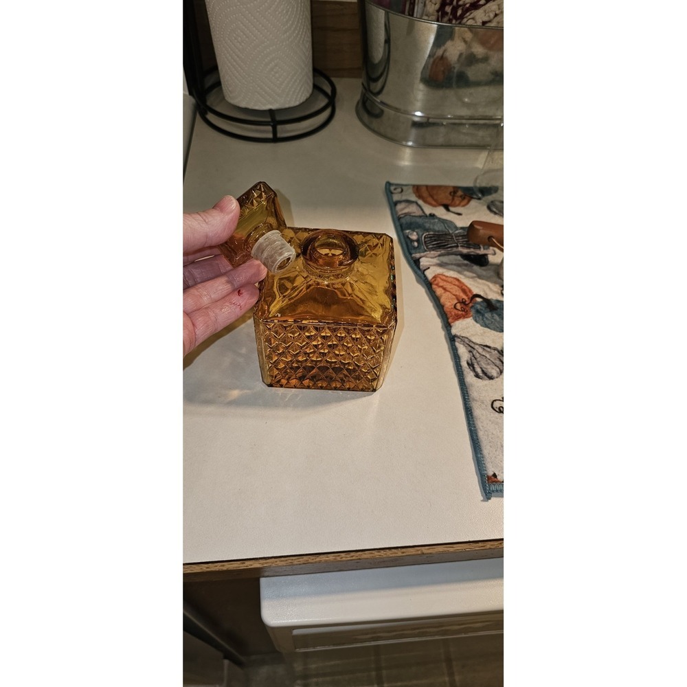Gold Decanter Bottle - Picture 3 of 5